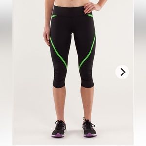 Lululemon Run:Pace Crop Black/Ocean Stripe Frond/Frond Size 6